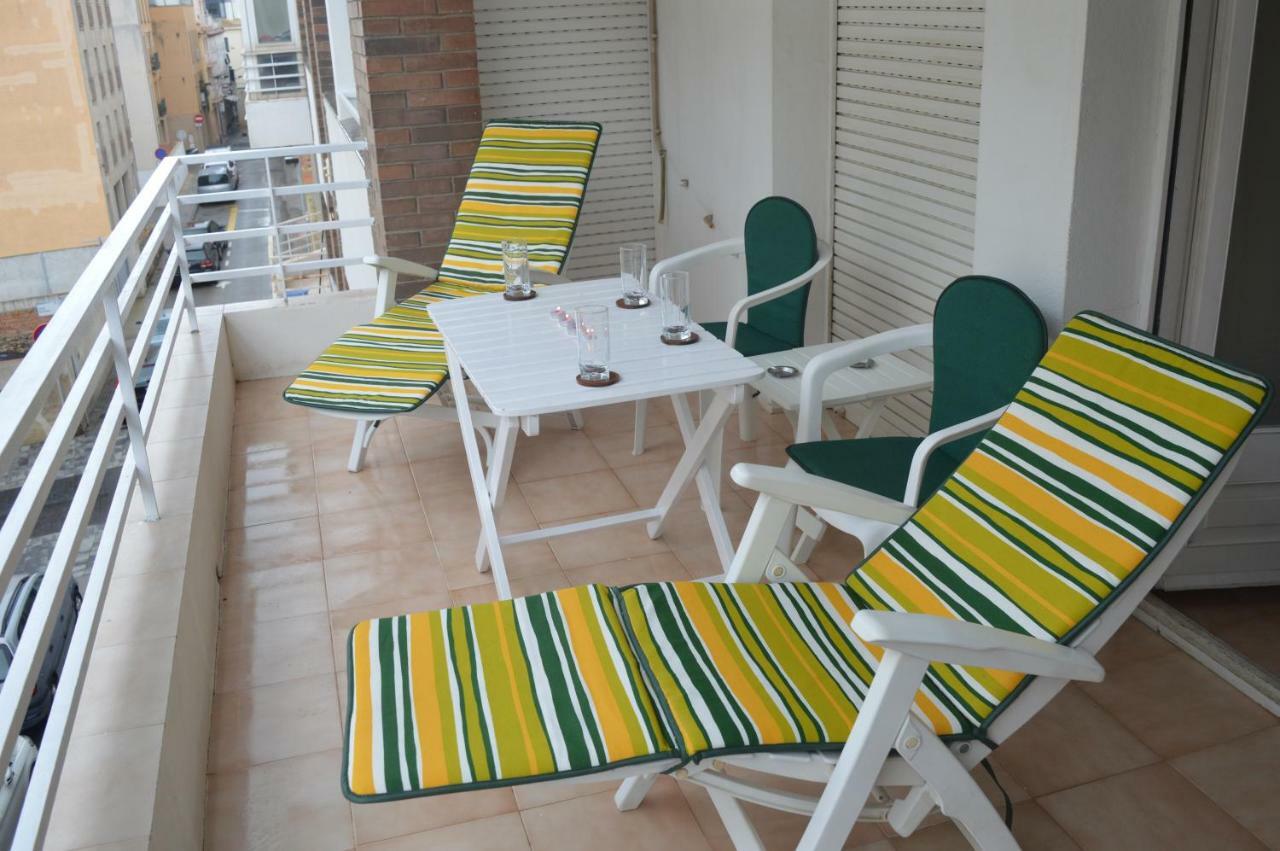 Apartamento Completo 200M Playa Apartment Росес Екстериор снимка